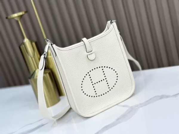 DDMode Hermès Mini Evelyne Togo Creamy White Silver Hardware 16cm Full Handmade Phw