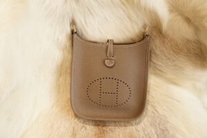DDMode Whatsapp Hermes CK18 Etoupe Evelyne Mini 17CM Clemence Gold Hardware