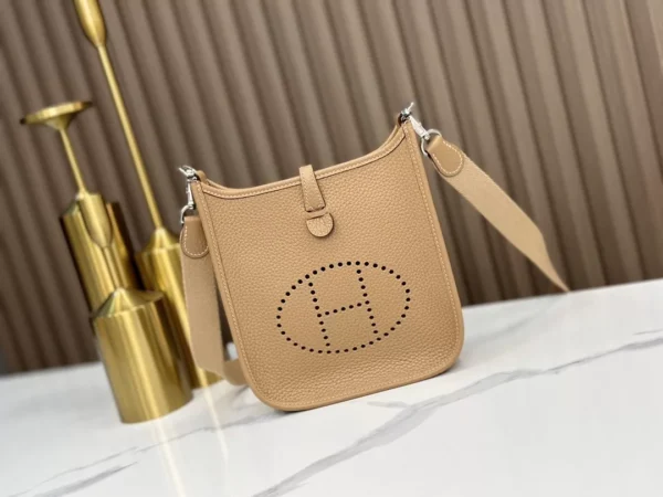 DDMode Hermès Mini Evelyne Togo Biscuits Khaki Silver Hardware 16cm Full Handmade Phw