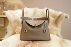 DDMode Hermes CK81 Gris Tourterelle Lindy 26CM Clemence Leather Silver Hardware