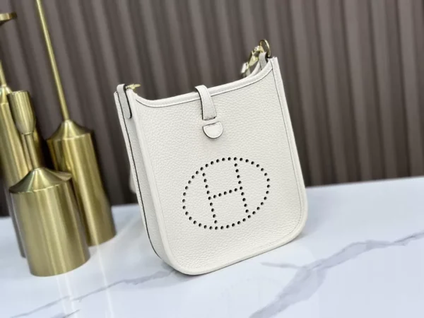 DDMode Hermès Mini Evelyne Togo Creamy White Gold Hardware 16cm Full Handmade Ghw