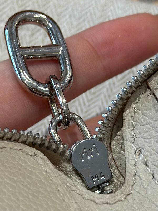 Hermes Chaine Dancre Wallet 8L Beton Evercolor Leather Silver Hardware