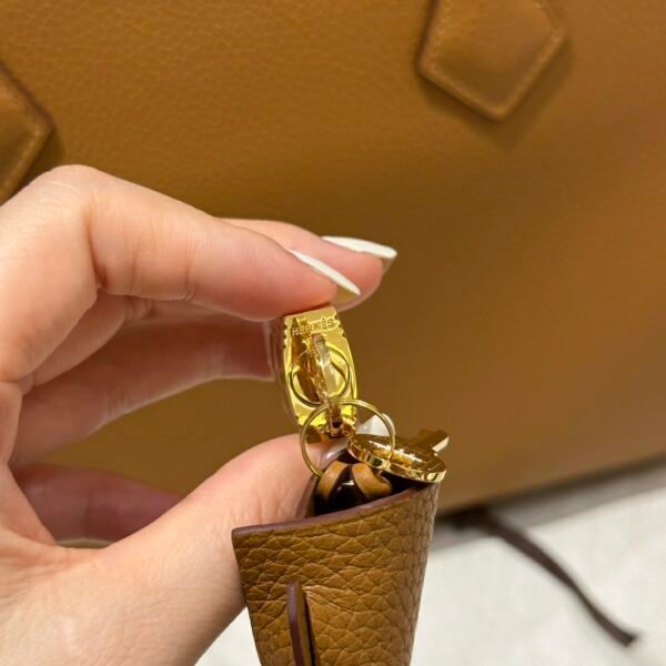 Hermes Victoria Light Briefcase 2S Sesame Togo Leather Gold Hardware