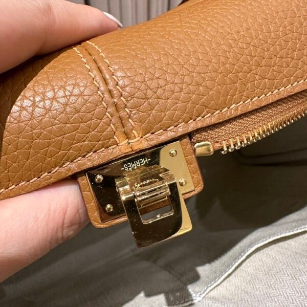 Hermes Victoria Light Briefcase 2S Sesame Togo Leather Gold Hardware