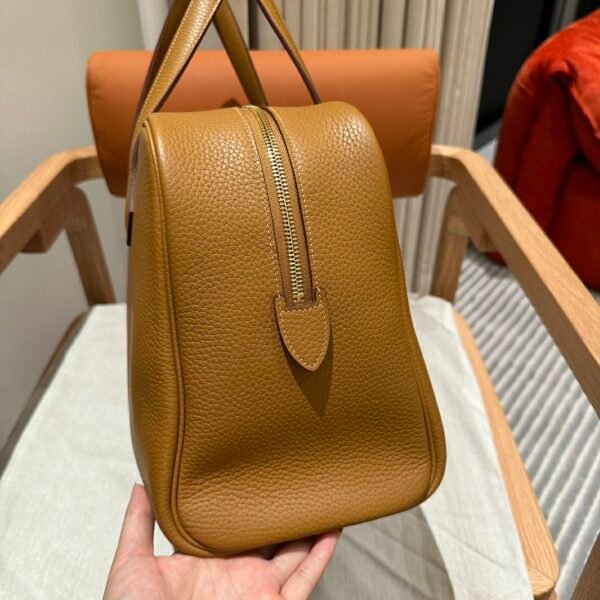 Hermes Victoria Light Briefcase 2S Sesame Togo Leather Gold Hardware