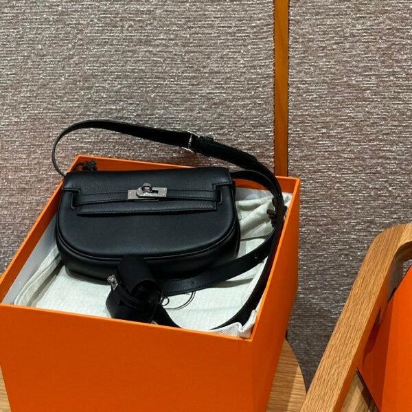DDMode vs Steven Hermes Kelly Moove CK89 Noir Swift Leather Silver Hardware