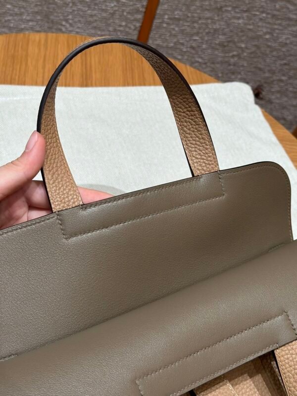 Hermes Halzan 0M Chai/18 Etoupe 31*20*10cm Clememce Leather Gold Hardware
