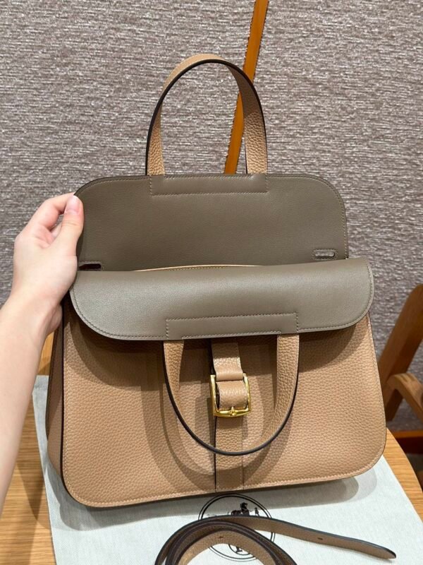 Hermes Halzan 0M Chai/18 Etoupe 31*20*10cm Clememce Leather Gold Hardware