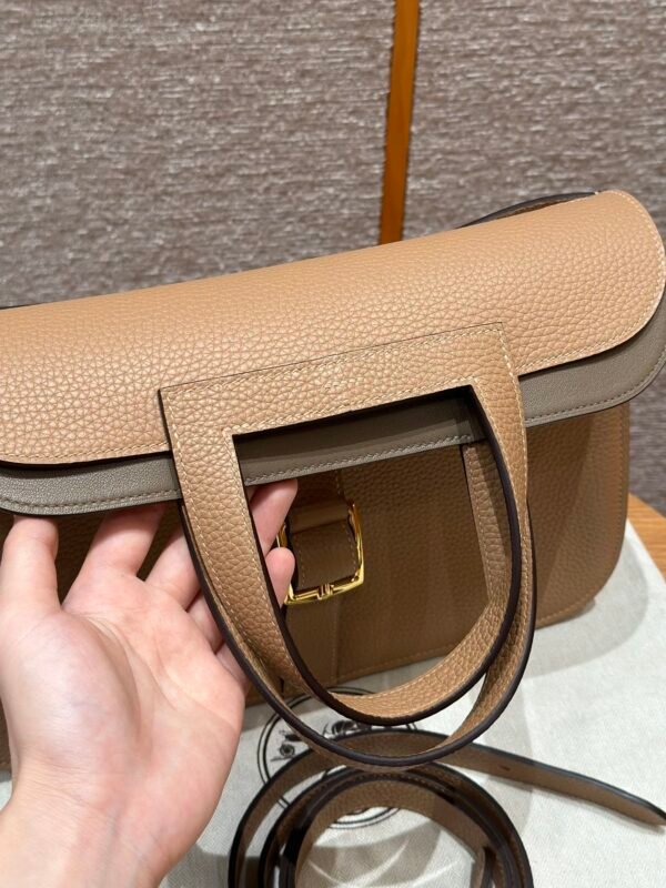 Hermes Halzan 0M Chai/18 Etoupe 31*20*10cm Clememce Leather Gold Hardware