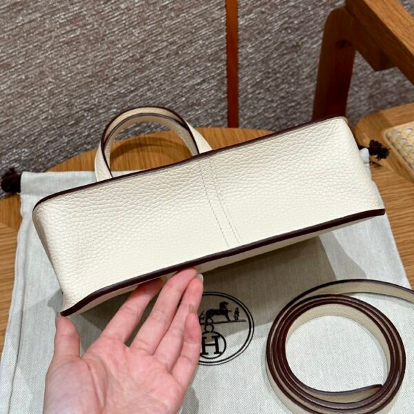 Hermes Halzan I2 Nata/0M Chai Clememce Leather Gold Hardware