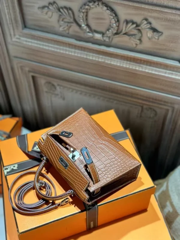 DDMode Hermes Mini Kelly 19CM Clutch Bag CK37 Gold Matte Barenia Crocodile PHW
